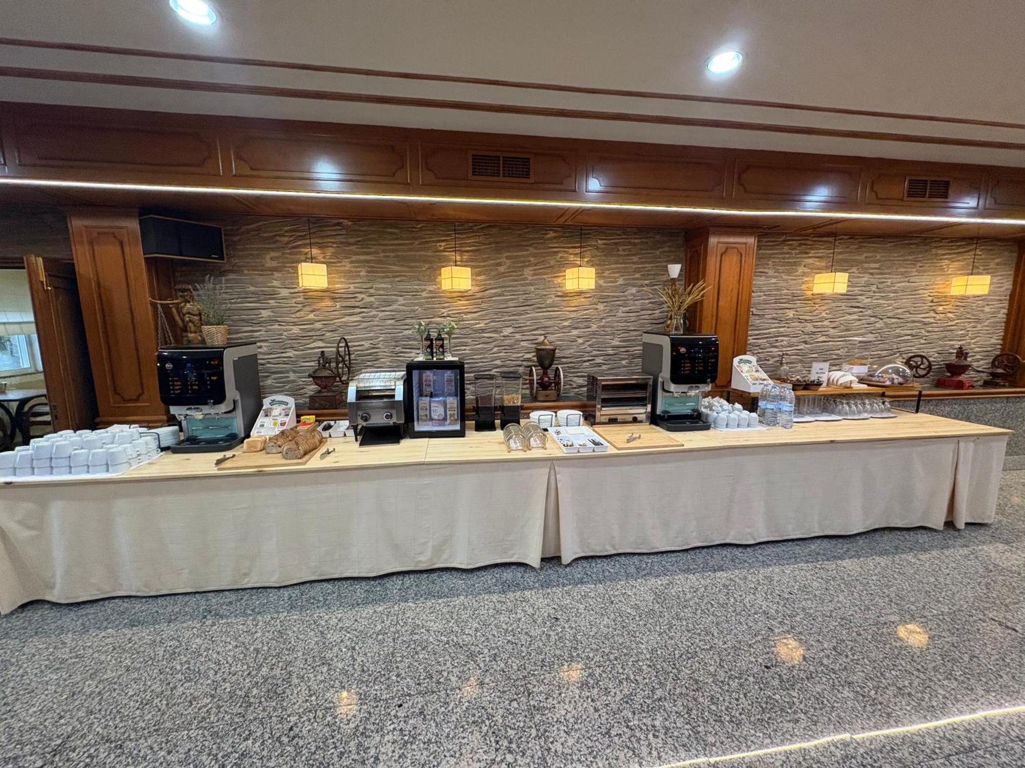Hotel Los Olmos ลูโก ภายนอก รูปภาพ
